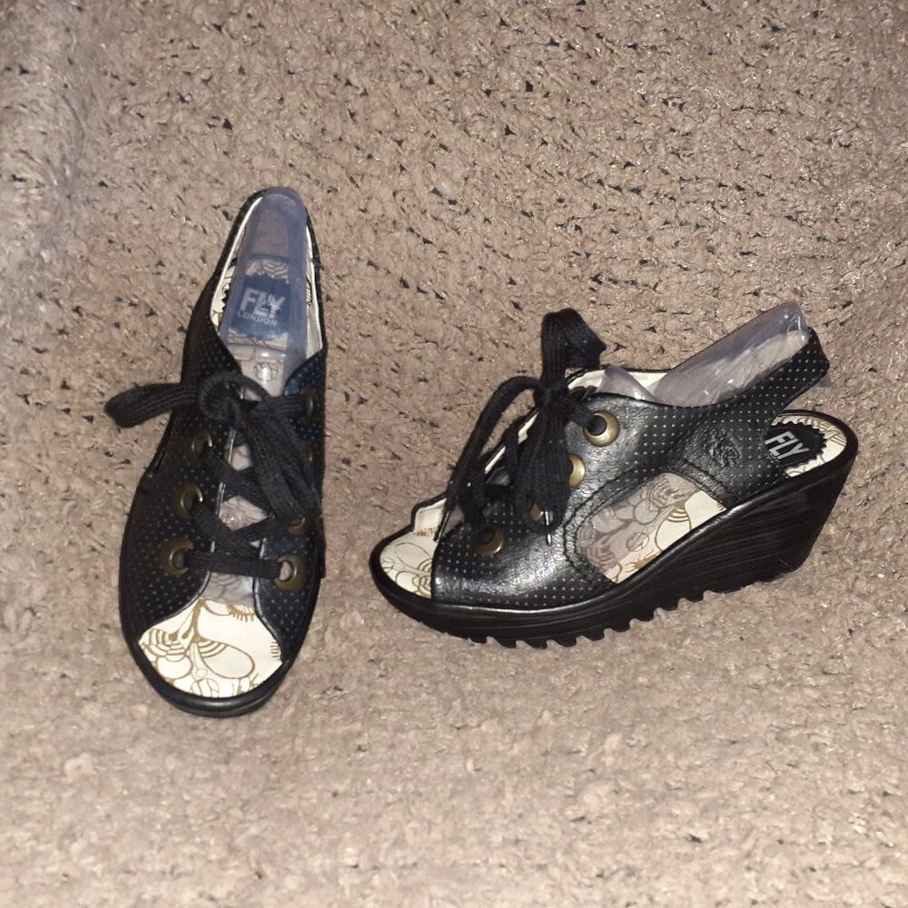FLY LONDON-Ylva-Perforated Leather Lace Up Black Wedge-Sz 38-7.5-Near Mint